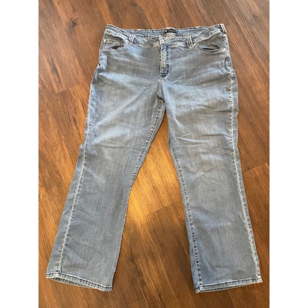 Lee Women Size 22 Denim Jeans Rhinestone Accents (see measurements!)